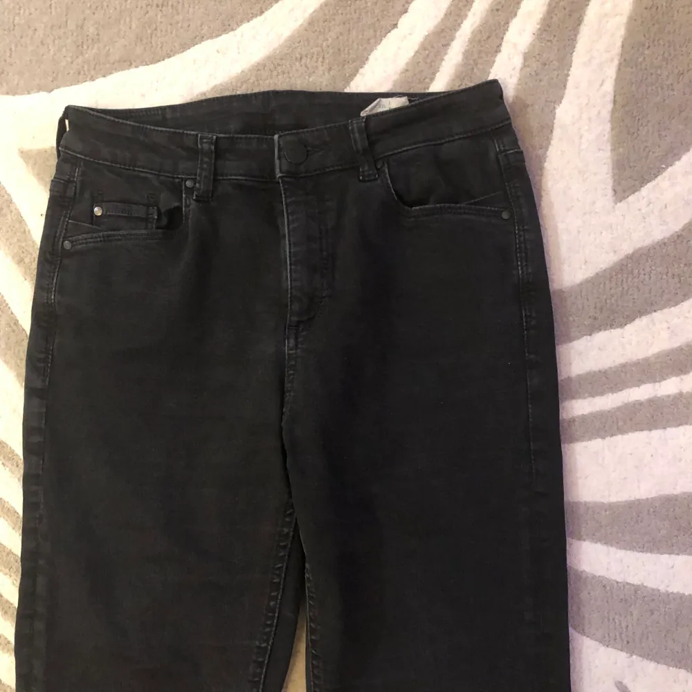 Välbevarade jeans från Esprit Stretchiga  27W/32L. Jeans & Byxor.
