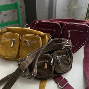 VÄSKOR - 3 st väskor i olika storlekar, köpt här på Plick, används inte. 1 för 80 eller alla för 200kr + frakt!