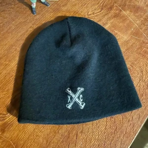 Mössa Crossbones adidas - Crossbones Adidas mössa. Använd men bra skick