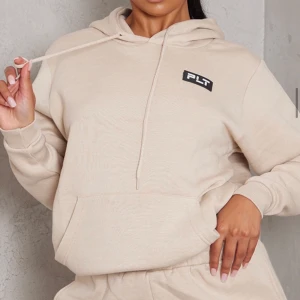 Hoodie prettylittlething  - Ligger kvar i förpackningen, kan inte skick tbx