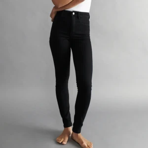 molly jeans från ginatricot - aldrig använda!! 