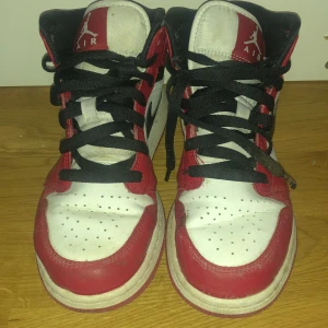 Air Jordan 1 mid - Air Jordan 1 i använt skick. 