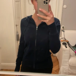 Cashemre kofta  - Jätte fin cahsmere kofta från soft goat. Bra skick. Nypris 2295