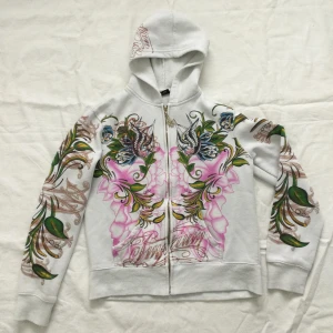 Ed hardy - Christian audigier/ed hardy hoodie med dragkedja, barnstorlek xl, passar till xxs-xs, har lite fläckar enligt sista bild på ärmen