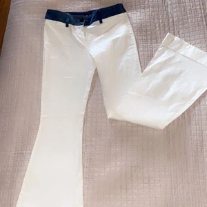 Storlek Xs/S - Äkta Dolce&Gabbana jeans/leggings. Passar längden 165-176 annars kan dom vara lite för långa.  Jätte skön och bekväm material , 