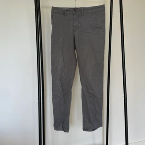 Byxor 164cm - Din lokala garderob skickar med PostNord för 59 Kr. Ni står för kostnaden av frakt. 