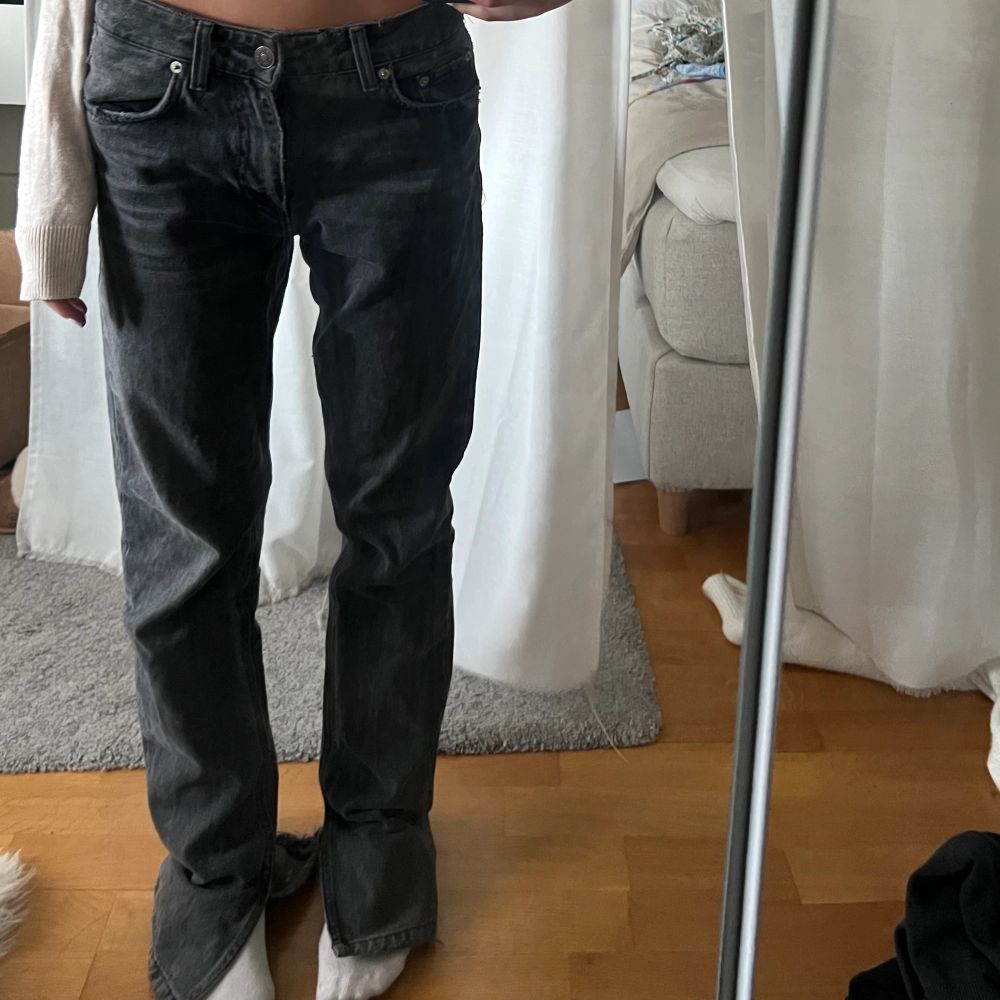 Från zara, går ej att köpa längre!💗 storlek 36, jag är 167cm lång❤️. Jeans & Byxor.