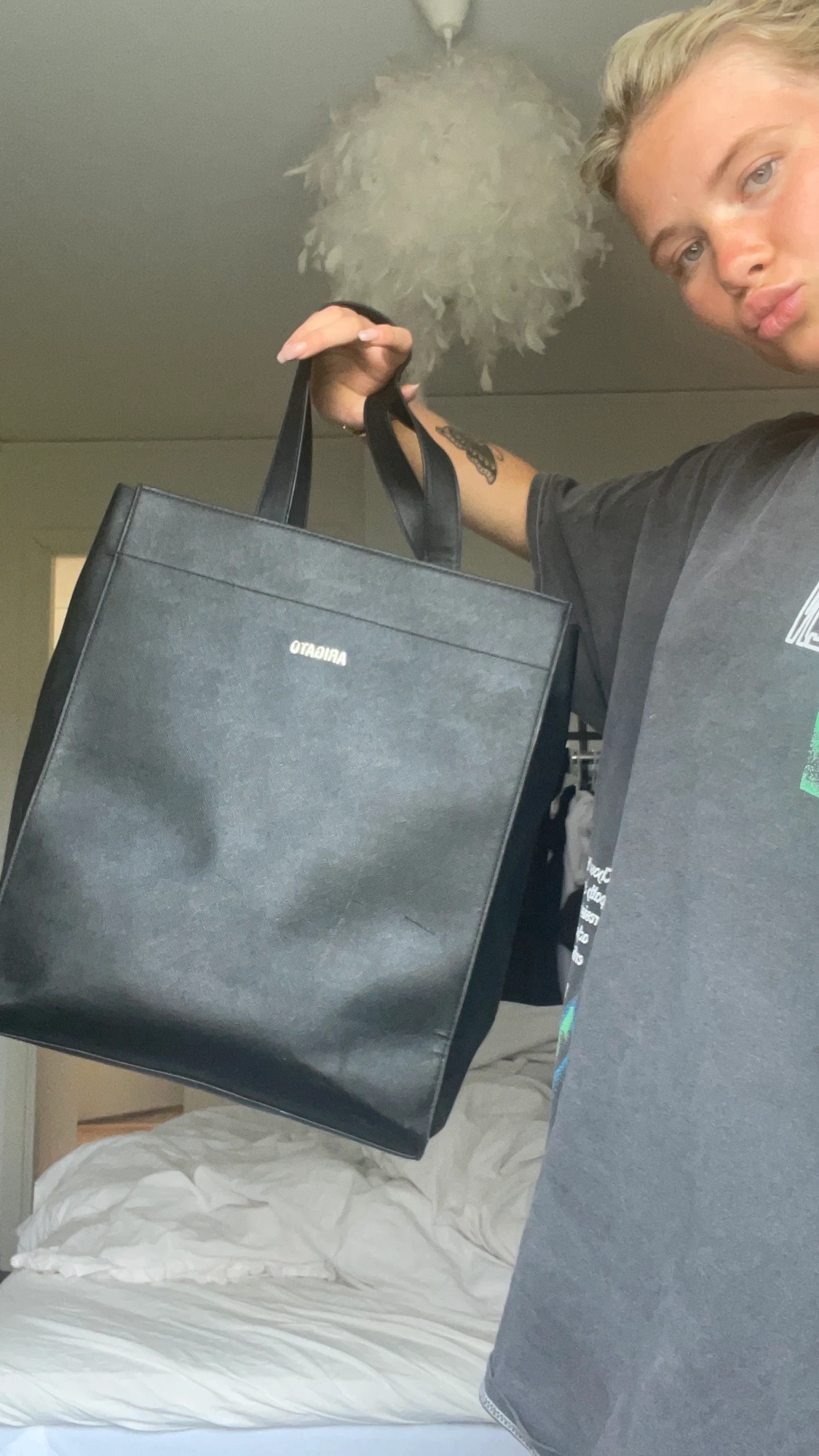 Axel Arigato väska  - 91