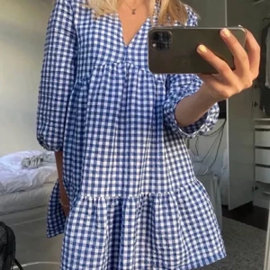 Zara klänning rutig - SÅLD! (Av köp direkt)