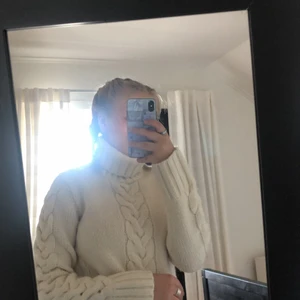 H&m tröja -  andvänt fint skick ej stickig strl 36-38