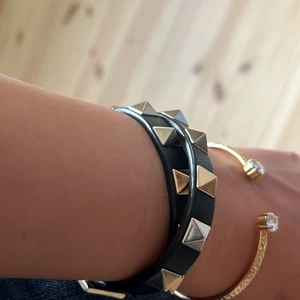 Dubbel valentinoarband  - Bra skick