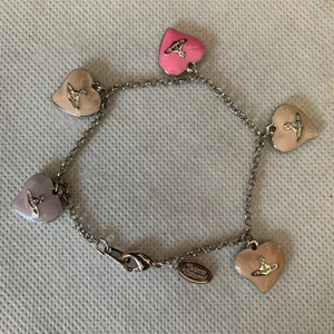 Vivienne Westwood Armband - Kolla min samlade annons för mer info Inte äkta  Kör budgivning för att få sålt på mina sista halsband/örhängen/armband