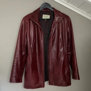 Läderjacka - Cool läderjacka köpt second hand för några år sen. Märket är ashy london❣️