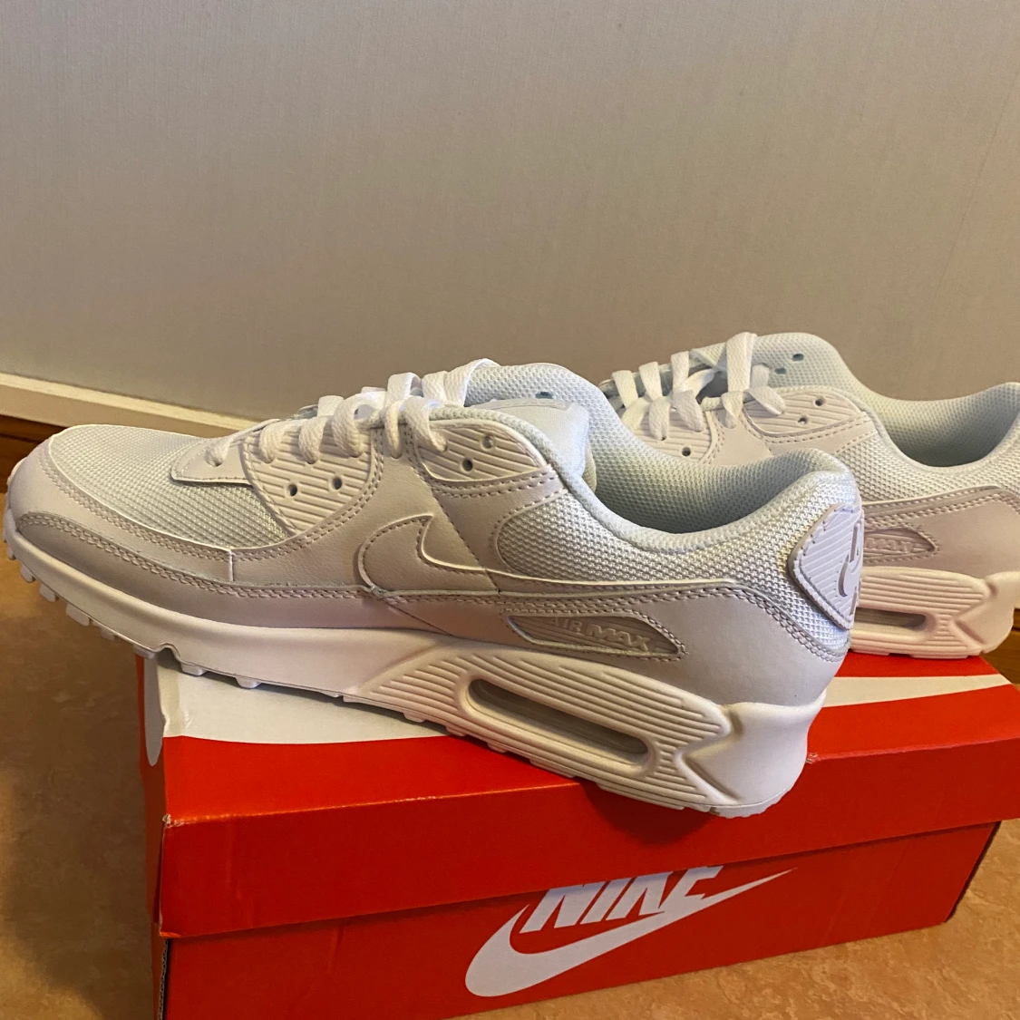 AIR MAX 90, HELT NYA oanvända STRLK 43