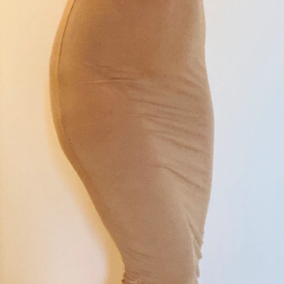 Beige/ljusbrun kjol strl S/M