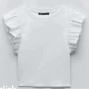 Zara topp - Säljer denna trendiga topp ifrån zara då den inte kommer till användning längre!! (Säljer även denna i svart för samma pris och storlek)