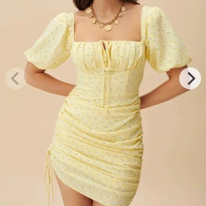 Klänning från Adoore - Superfin klänning från Adoore strl 34. Endast testad med lappar osv kvar. 