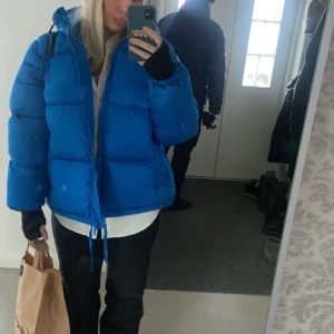 Snygg jacka - Nästan helt oanvänd jacka! 