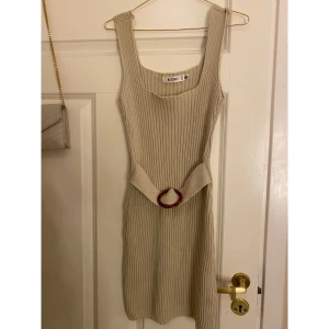 Missguided stickad klänning - Stickad klänning från missguided, endast testad.