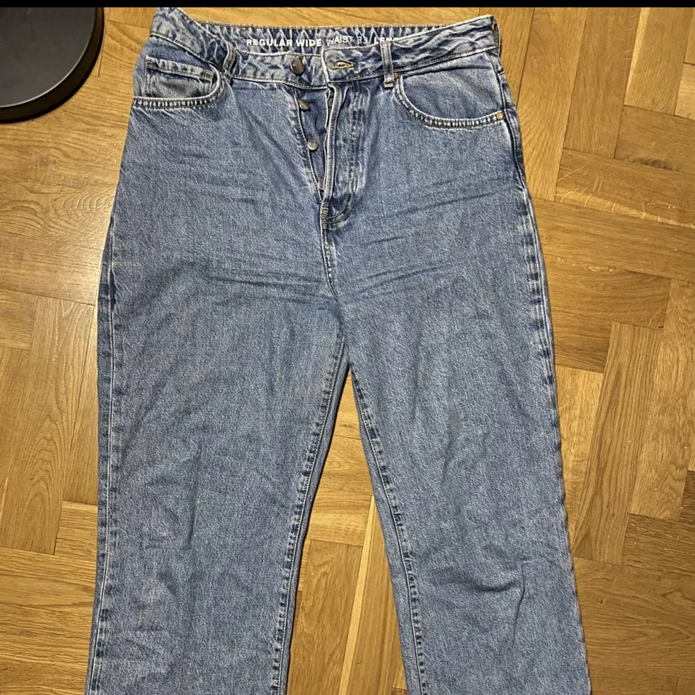Lite mer använda blåa bikbok jeans, i storlek W33L32. Jeans & Byxor.
