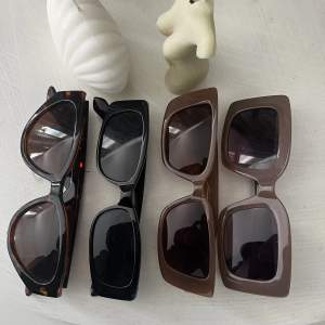 Solglasögon från olika märken, använda ett fåtal ggr 💛 50kr/styck ✨ (näst längst till höger såld)
