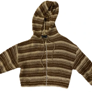 stickad kofta med luva - såå fin tröja som tyvärr aldrig kommer till användning. Köpt på asos för 400 och använd 1 gång, storlek S. Helt perfekt skick, skriv om du vill ha bilder med den på :)