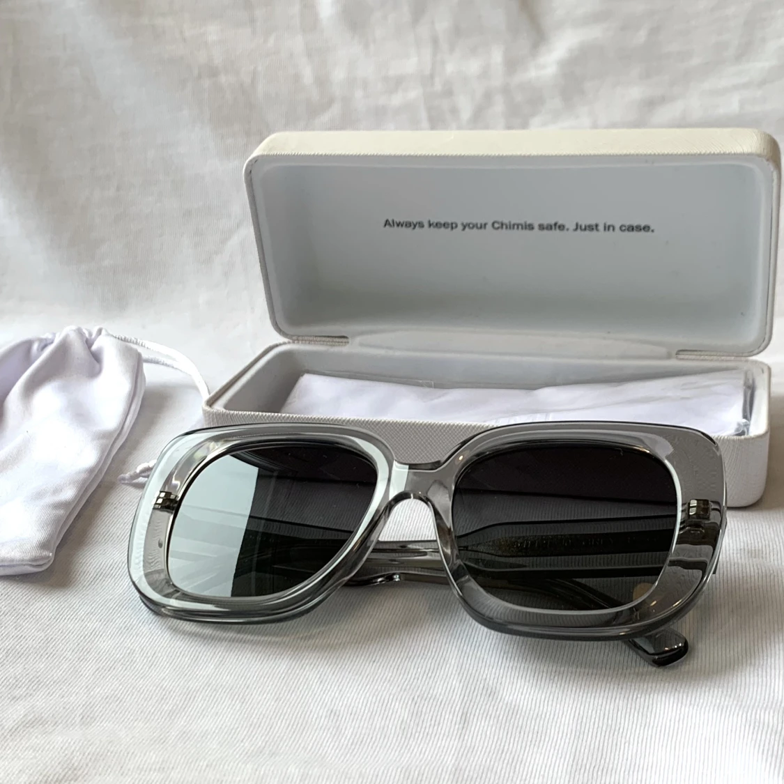 Chimi eyewear solglasögon grey