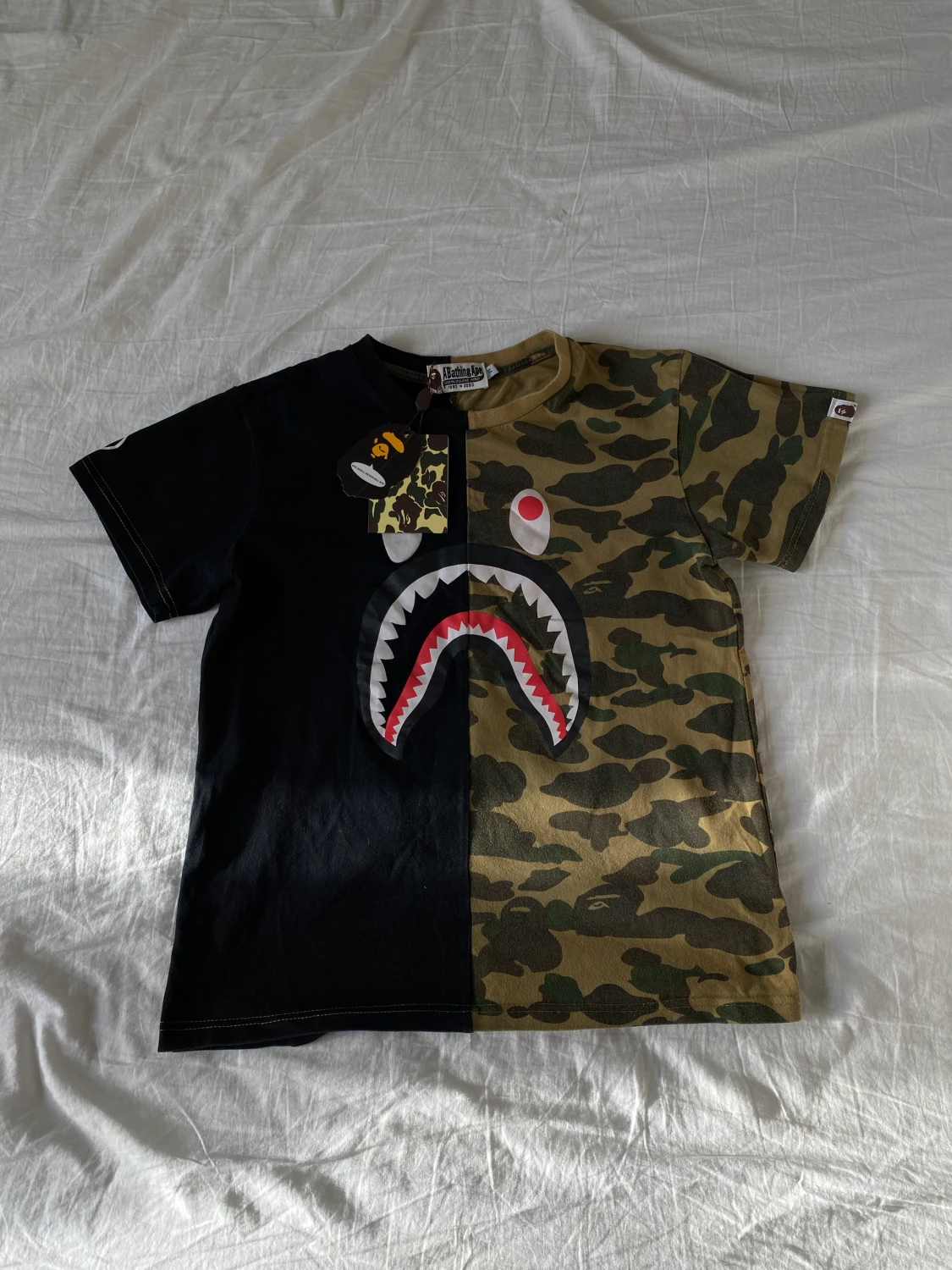 Bape T-shirt ( a beathing ape)