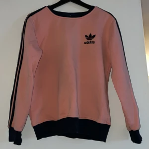 Adidas tröja  - En adidas kopia tröja, som ny,  Står stl:xl i den men passar s-m 