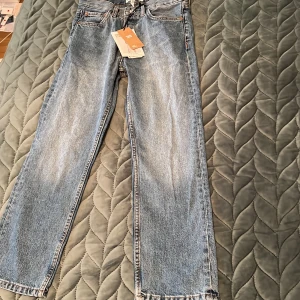 Mango Denim Strl 34 - Balla ljusa jeans från Mango med prislapp kvar. Endast testade 💕 Mng Jeans - Vintage Straight.  strl 34