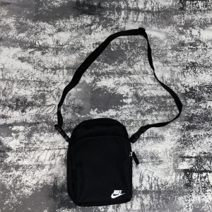 Nike väska  - Helt ny  Priset kan diskuteras 