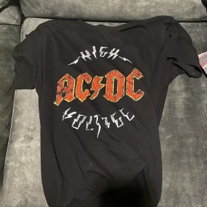 ACDC tshirt - Fett ACDC tröjja 
