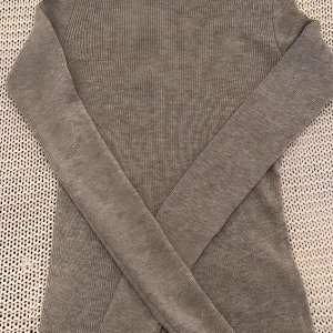 Tröja Stl s - Tröja från Gina tricot i färgen grå aldrig använd Stl S
