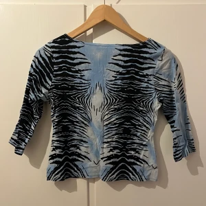 Cute zebra topp!  - Finns glitter på dessutom!