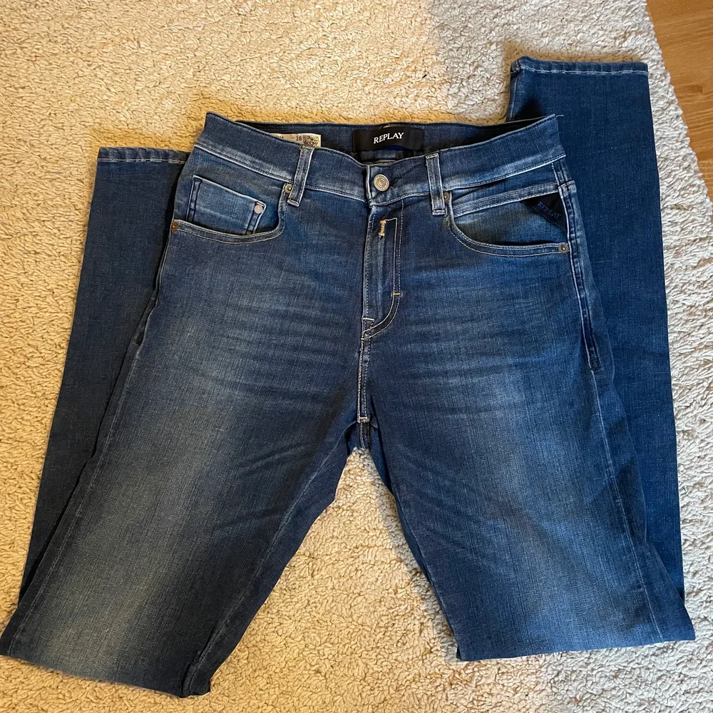 Replay jeans MICKYM i strl 28, som nya, mycket gott skick. Mjuka och sköna. . Jeans & Byxor.