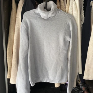 Blå stickad polotröja  - Superfin stickad tröja från Marc O’Polo! Strl M men skulle säga XS-S<3 spårbar frakt 57kr