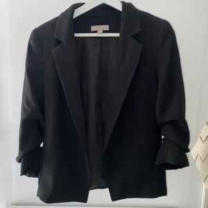 Kavaj  - En jättefin kavaj som endast är använd 1 gång, super bra skick