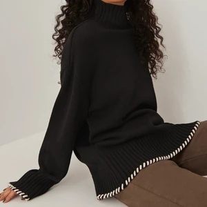 SÖKER!! - Söker denna slutsålda tröja från Amelie Stars kollektion med NAKD🫶🏻 Storlek M, eventuellt S!  