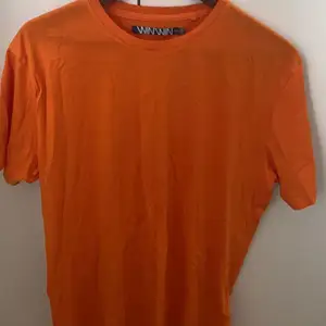 Orange t-shirt från Carlings, använd en gång.  I bra skick, säljer pågrund av att jg inte använder den.🧡🧡