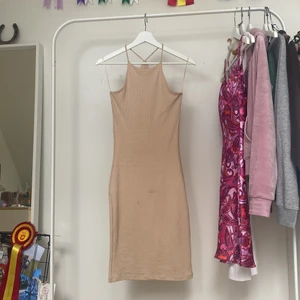 Fin ginatricot klänning - Fin beige ginatricot klänning i storlek xs💕 Inga defekter☺️