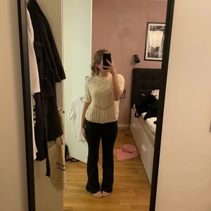 Stickad tröja från zara strl S - Super fin beige stickad tröja från zara i toppen skick aldrig använd köpte för 359 från Zara