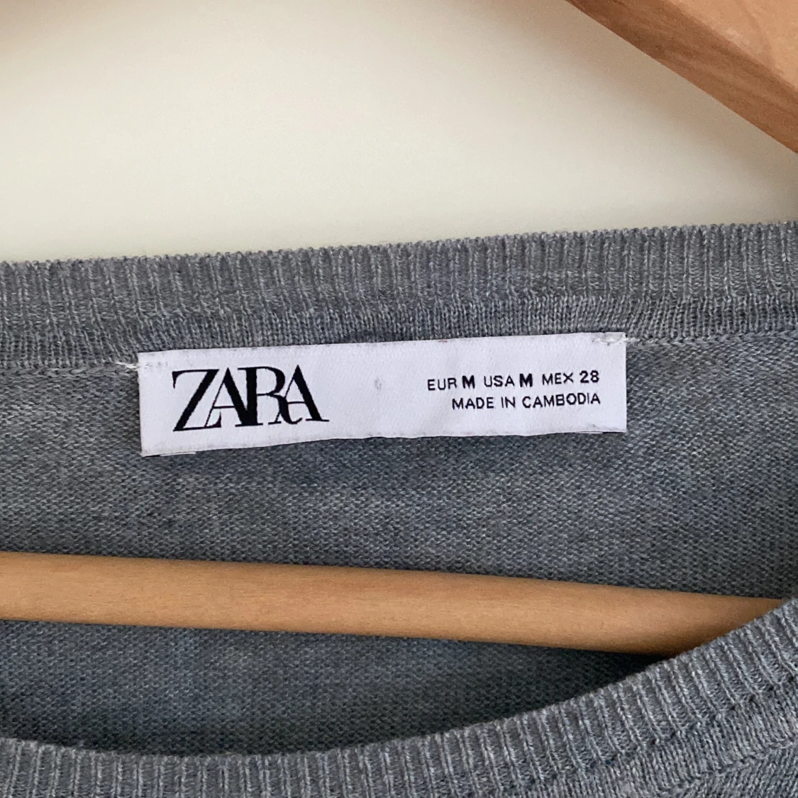 Grå och blå zara tröja - 91