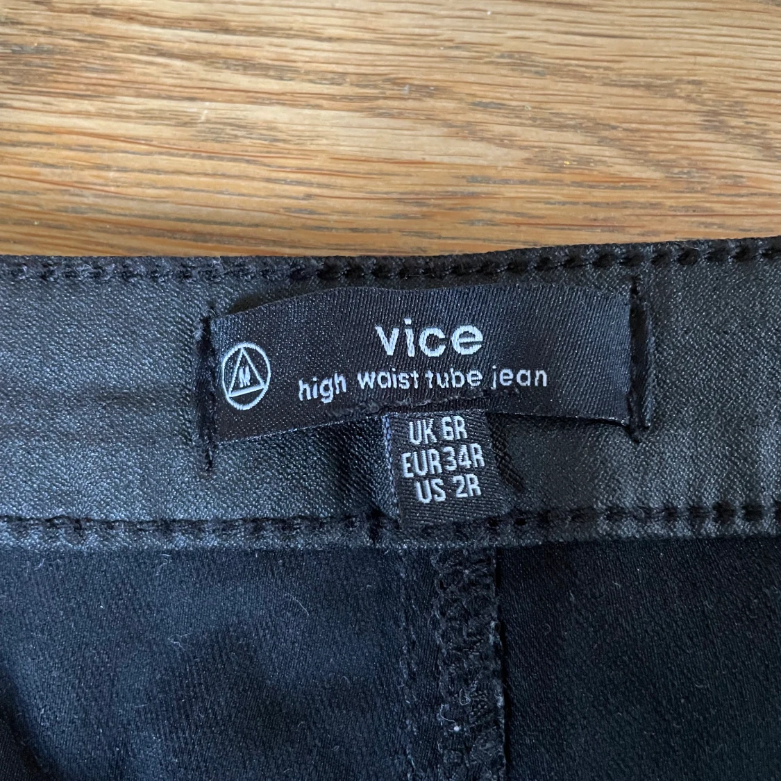 Svarta jeans  - 90