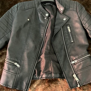 Zara - Skinnjacka i xs 