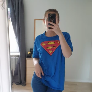 Superman t-shirt - Fint skick. L med passar M. Passar även S som lite oversized