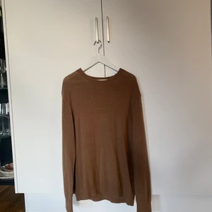 Stickad tröja  - Snygg stickad tröja från hm, använd Max 3 ggr. Skick 10/10