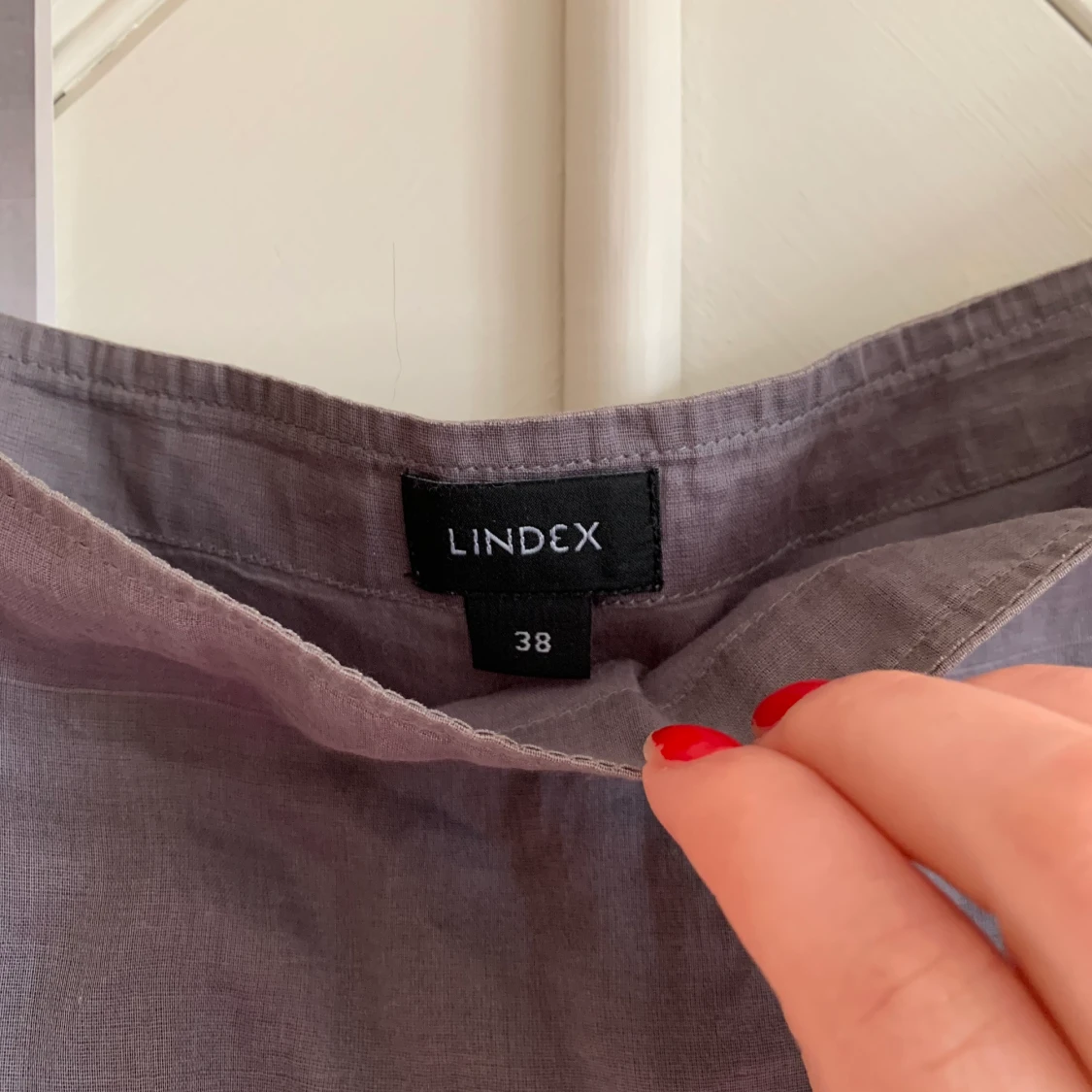 Lilagrå/silvrig kjol  - 91