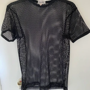 Nättröja - Cool nättröja i svart🖤 Storlek S men skulle kunna funka som M om man vill ha den mer fitted. 