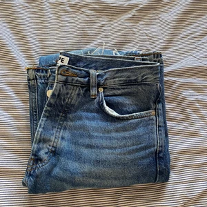 Hope rush denim - Hope rush denim, storlek 29, utmärkt skick förutom uppsprättade nertill, 800kr + frakt