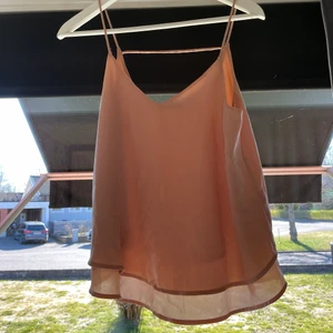 Rosa linne från vero moda - Rosa linne från vero moda. Linnet är använt men i bra skick. Banden är ej regler bara